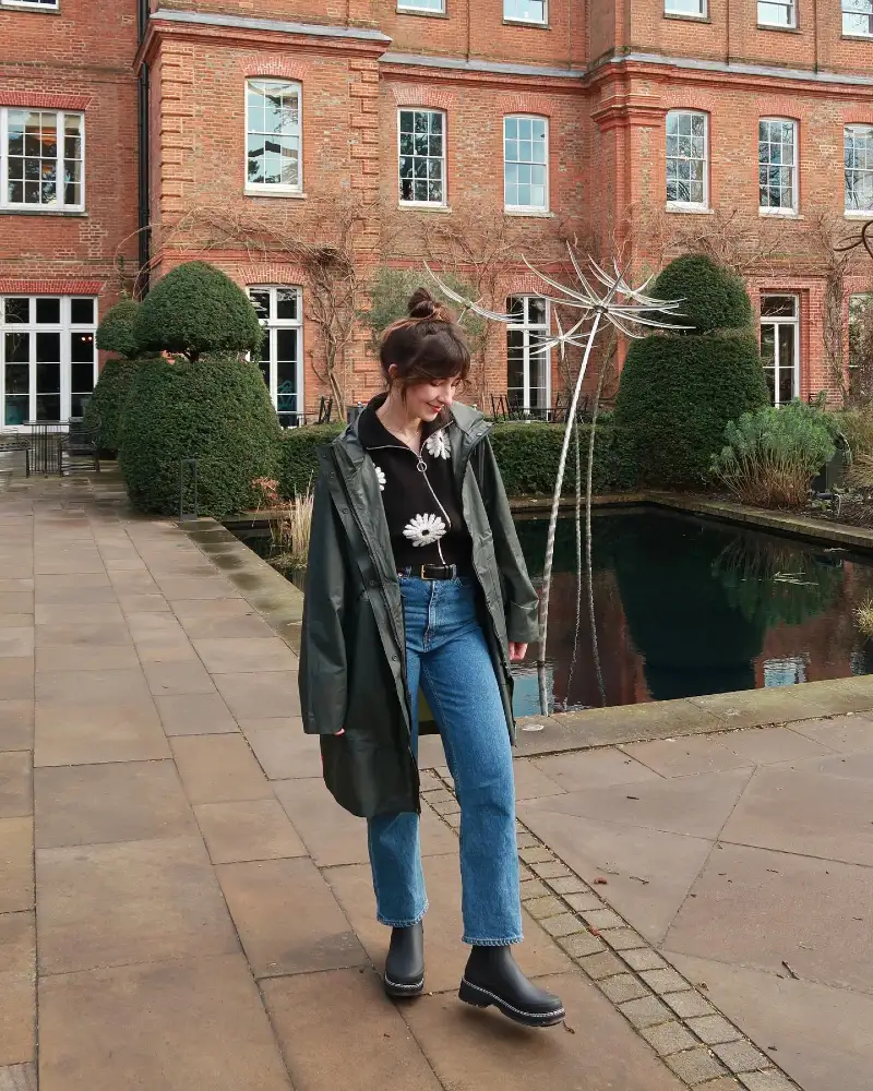 Daisy Fresh with Classic Chelsea Boots