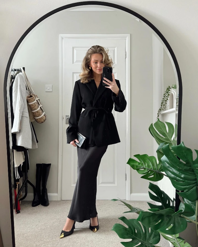 Belted Blazer for a Refined Look