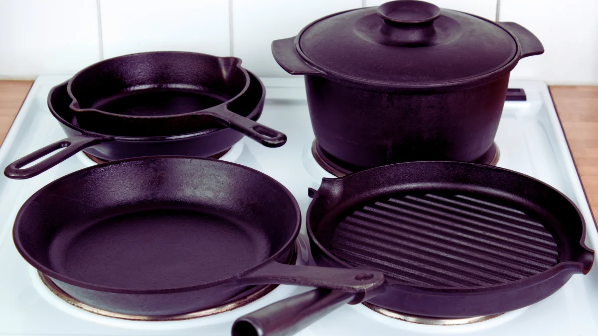 Cast Iron, Metal, or Ceramic Cookware