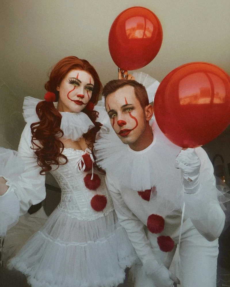 Creepy Clown Couple