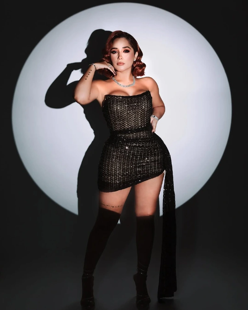 Glam Noir Diva