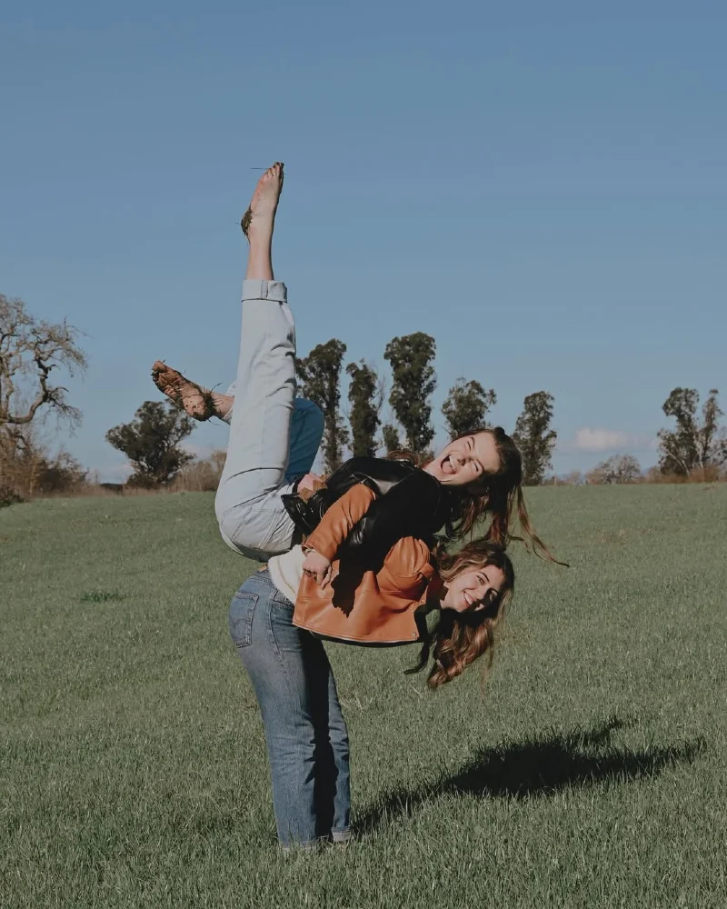 Playful Friendship in Motion
