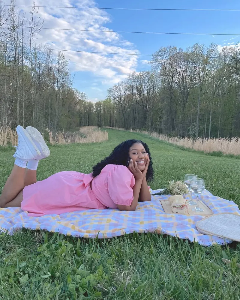 Relaxed Vibes and Simple Pleasures