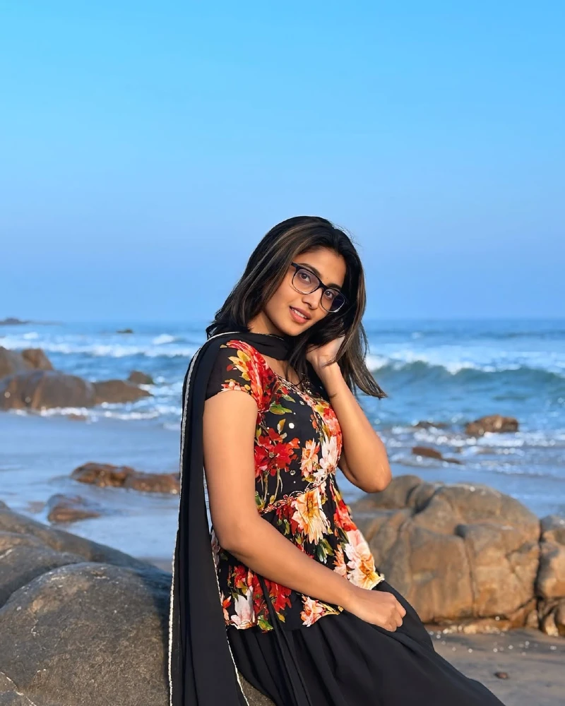 Rocky Shore Elegance