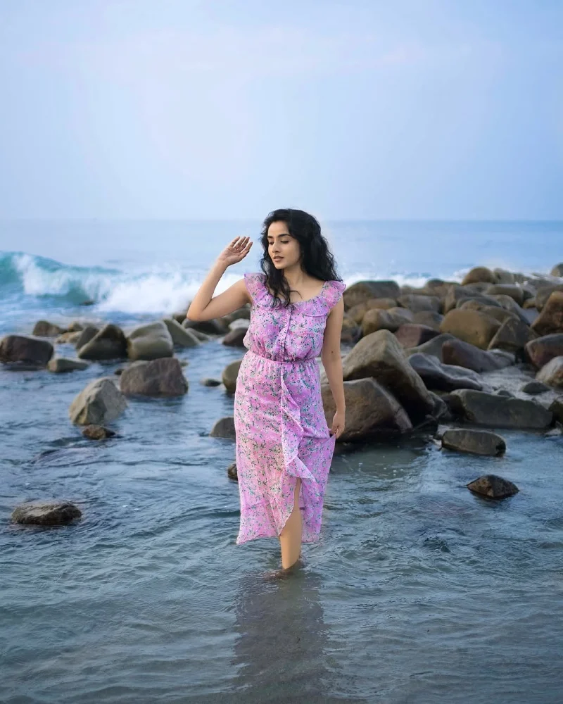 Romantic Rocky Shore Pose