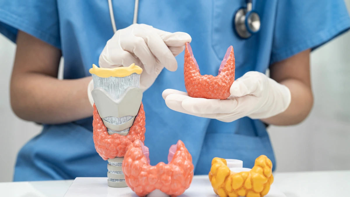13 Early Warning Signs of a Sluggish Thyroid You Shouldn't Ignore (According to New Research)