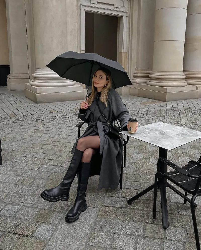 Urban Elegance Under the Rain