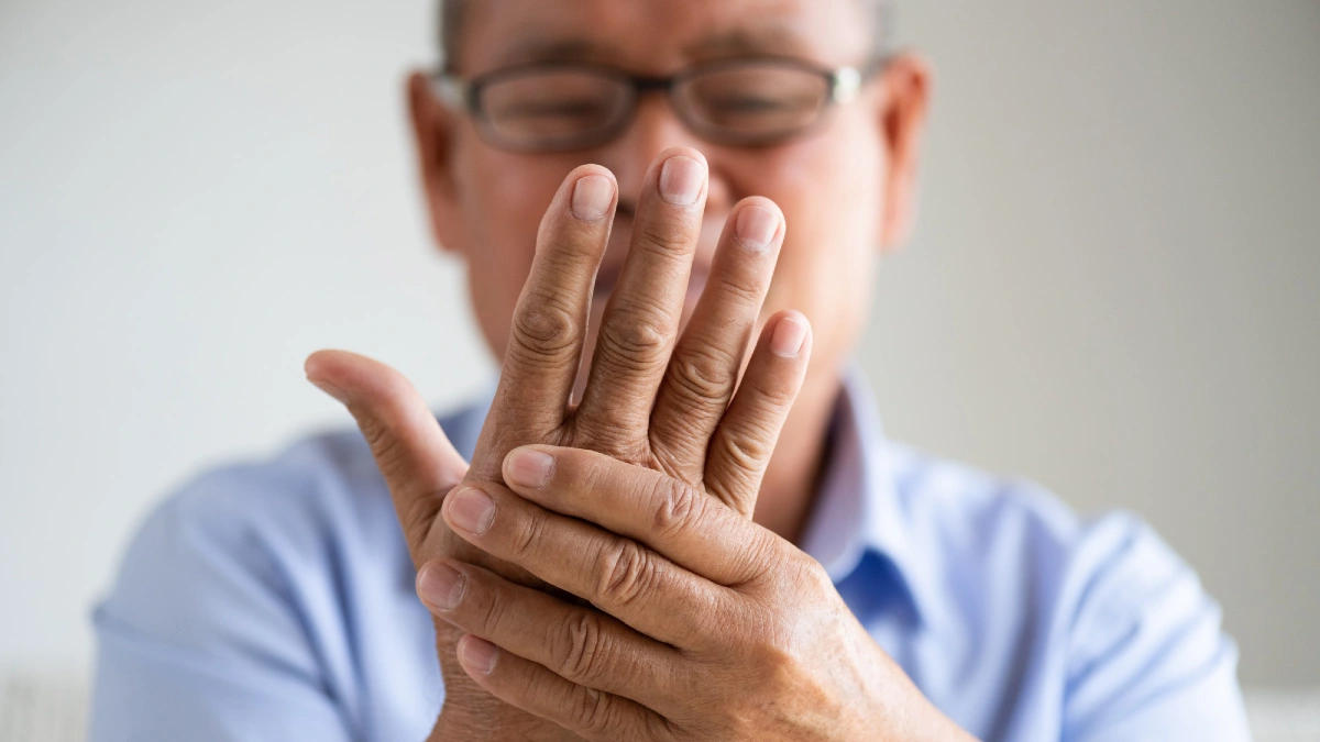 12 Subtle Signs of a 'Silent Stroke' Most People Miss, According To Cardiologist